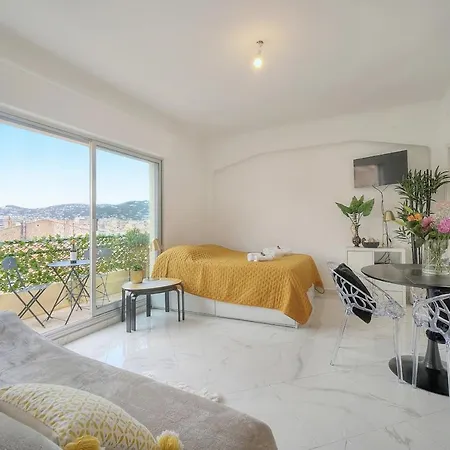 Апартаменты Lumineux 200 M Des Plages A0b192 *